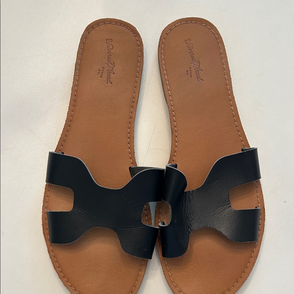 Universal Thread Black Cutout Slide Sandals